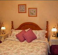 Rosellas at Canyon Lookout - Accommodation in Surfers Paradise