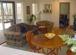 Lakeview Cottage - Accommodation in Surfers Paradise 5