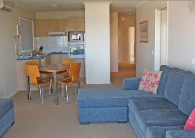 Sorrento Luxury Apartments - Accommodation in Surfers Paradise 4