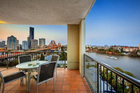 Bridgewater Apartments - Accommodation in Surfers Paradise 6