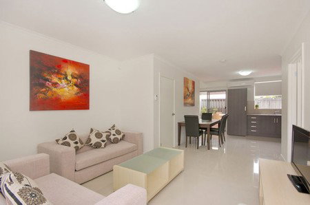 Hello Adelaide Motel + Apartments - Accommodation in Surfers Paradise 2