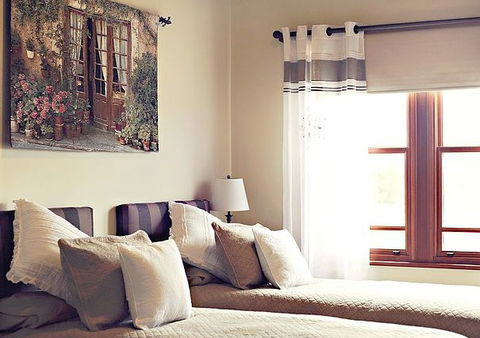 Redwing Farm - The Barn - Accommodation in Surfers Paradise 2