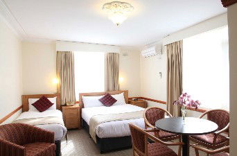 3 Explorers Motel - Accommodation in Surfers Paradise 2
