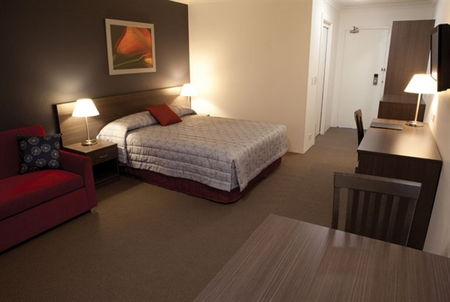 Comfort Inn Hunts Liverpool - Accommodation in Surfers Paradise 1