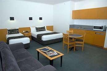 Darwin Central Hotel - Accommodation in Surfers Paradise 2