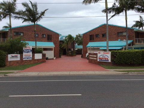 Cleveland Visitor Villas Motel & Shailer Park Garden Villas - Accommodation in Surfers Paradise 2