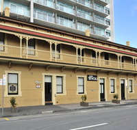 Hotel Tivoli - Accommodation in Surfers Paradise