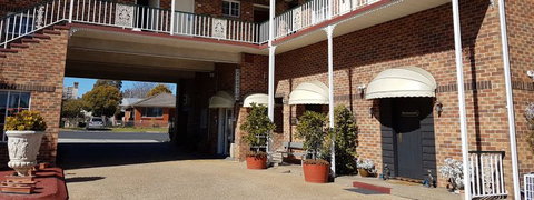 Golden Age Motor Inn - Accommodation in Surfers Paradise 7