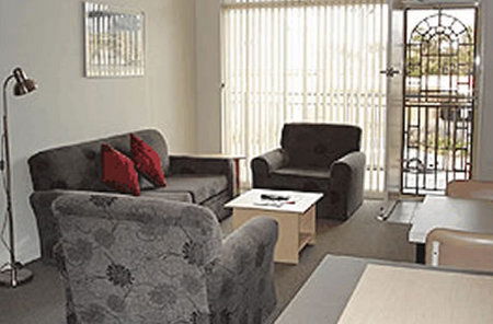 Glenelg Holiday Apartments-Corfu - Accommodation in Surfers Paradise 2