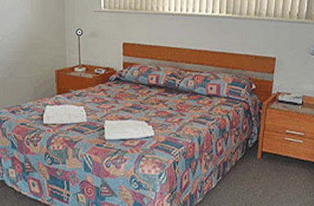 Glenelg Holiday Apartments-Corfu - Accommodation in Surfers Paradise 3