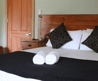 Tullah Lakeside Chalets - Accommodation in Surfers Paradise