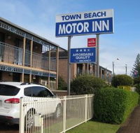 Town Beach Motor Inn - Accommodation in Surfers Paradise