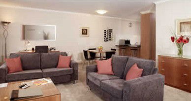 Ringwood Royale Apartment Hotel - Accommodation in Surfers Paradise 0
