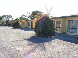 Wool Bay Holiday Units - Accommodation in Surfers Paradise 2