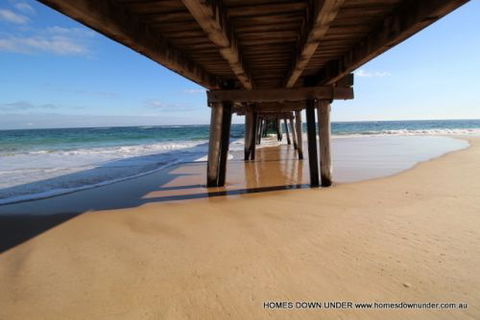 Homes Down Under - Accommodation in Surfers Paradise 5