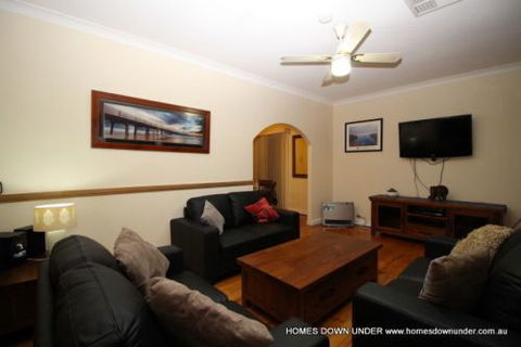 Homes Down Under - Accommodation in Surfers Paradise 9