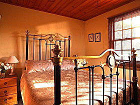 Wagners Cottages - Accommodation in Surfers Paradise 0