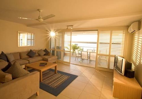 Stay In Noosa - Accommodation in Surfers Paradise 2