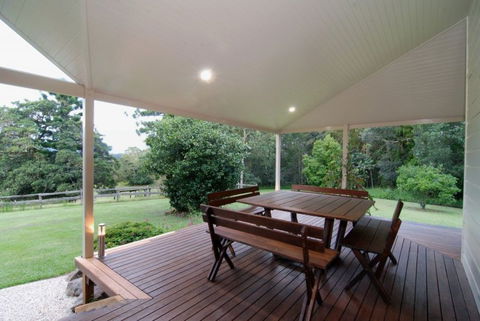 Fernridge Farm Cottage - Accommodation in Surfers Paradise 4