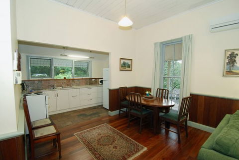 Fernridge Farm Cottage - Accommodation in Surfers Paradise 5