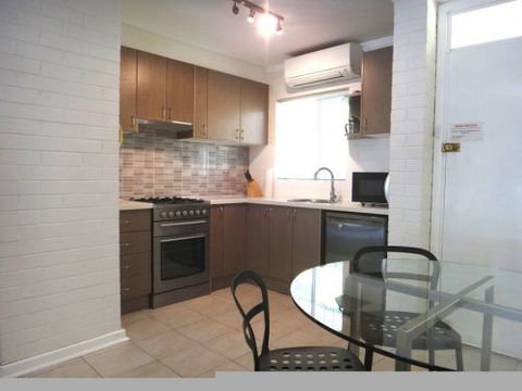 Staywest Apartments - Accommodation in Surfers Paradise 1