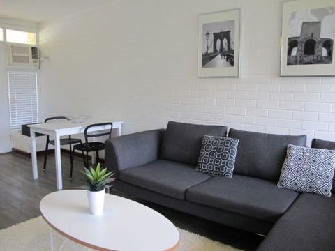 Staywest Apartments - Accommodation in Surfers Paradise 5