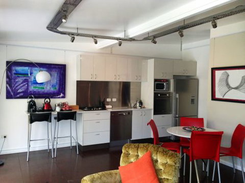 ArtHOUSE Beachfront Accommodation - Accommodation in Surfers Paradise 1