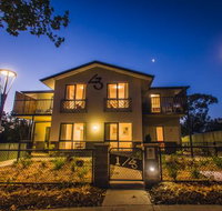 One of a Kind Apartments - Accommodation in Surfers Paradise