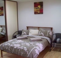 Potch amp Colour - Accommodation in Surfers Paradise
