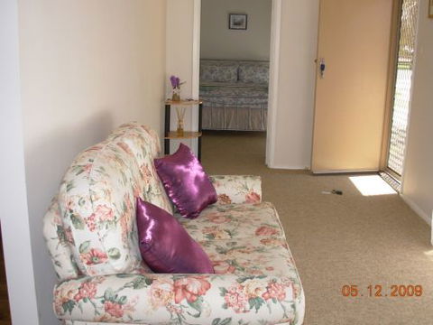 Edie's Overnight Accommodation - Accommodation in Surfers Paradise 0