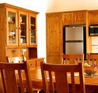 Cottages On Lovedale - Accommodation in Surfers Paradise