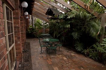 Bell Motel - Accommodation in Surfers Paradise 5