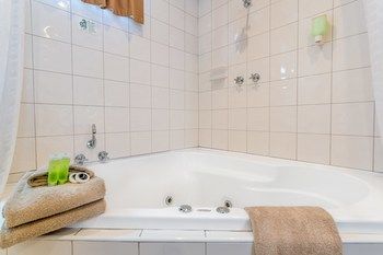 Best Western Melbourne's Princes Park Motor Inn - Accommodation in Surfers Paradise 33