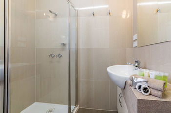 Best Western Melbourne's Princes Park Motor Inn - Accommodation in Surfers Paradise 43