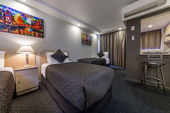 Best Western Melbourne's Princes Park Motor Inn - Accommodation in Surfers Paradise 55