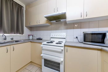 Best Western Melbourne's Princes Park Motor Inn - Accommodation in Surfers Paradise 58