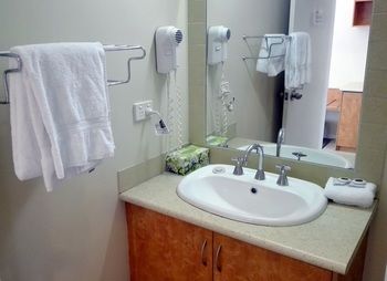 Glen Inn - Accommodation in Surfers Paradise 4