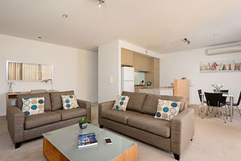 Apartments @ Glen Waverley - Accommodation in Surfers Paradise 9