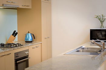 Apartments @ Glen Waverley - Accommodation in Surfers Paradise 10