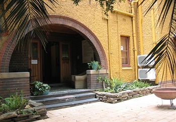 Burwood Bed And Breakfast - Accommodation in Surfers Paradise 2