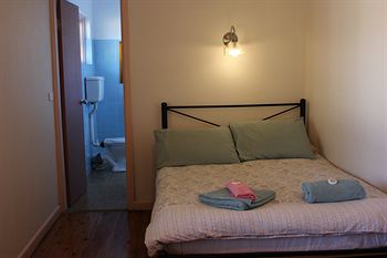 Burwood Bed And Breakfast - Accommodation in Surfers Paradise 5