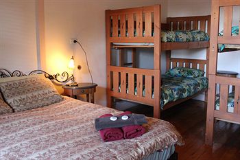 Burwood Bed And Breakfast - Accommodation in Surfers Paradise 7