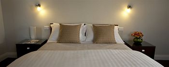 The Huskisson - Accommodation in Surfers Paradise 3