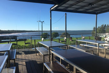 The Huskisson - Accommodation in Surfers Paradise 14