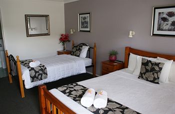 Riverside Motel - Accommodation in Surfers Paradise 1