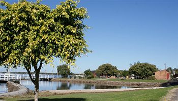 Riverside Motel - Accommodation in Surfers Paradise 2