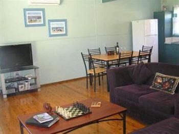 Paradise Bungalow - Accommodation in Surfers Paradise 3