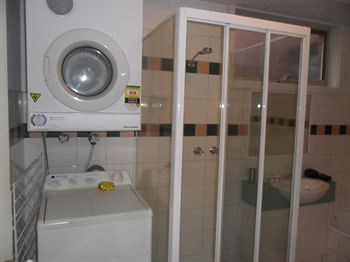Australian Home Away @ Box Hill 21 - Accommodation in Surfers Paradise 10