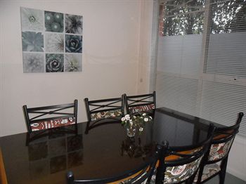 Australian Home Away @ Box Hill 21 - Accommodation in Surfers Paradise 11