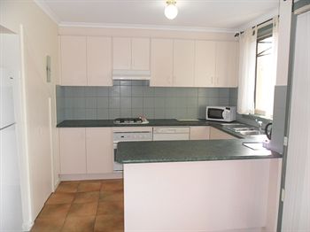 Australian Home Away @ Box Hill 32 - Accommodation in Surfers Paradise 11
